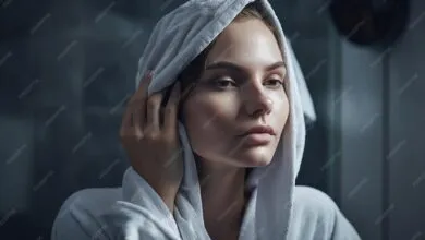 هل إزالة الشعر بين الحاجبين حرام للنساء.. الحقيقة الفقهية الكاملة بين النمص والزينة المباحة
