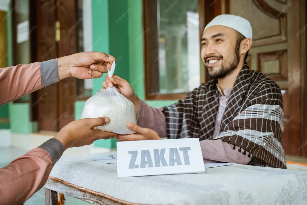 هل يجوز إخراج الزكاة قبل رمضان : عبادةٌ مباحةٌ وفوائدٌ جمةٌ