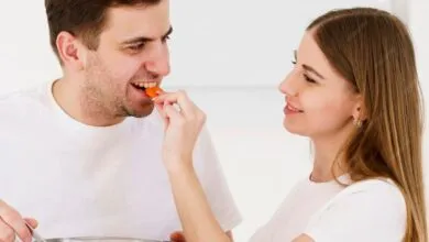 هل القبلة من الفم تبطل الصيام المتزوجين .. بين الحلال والحرام