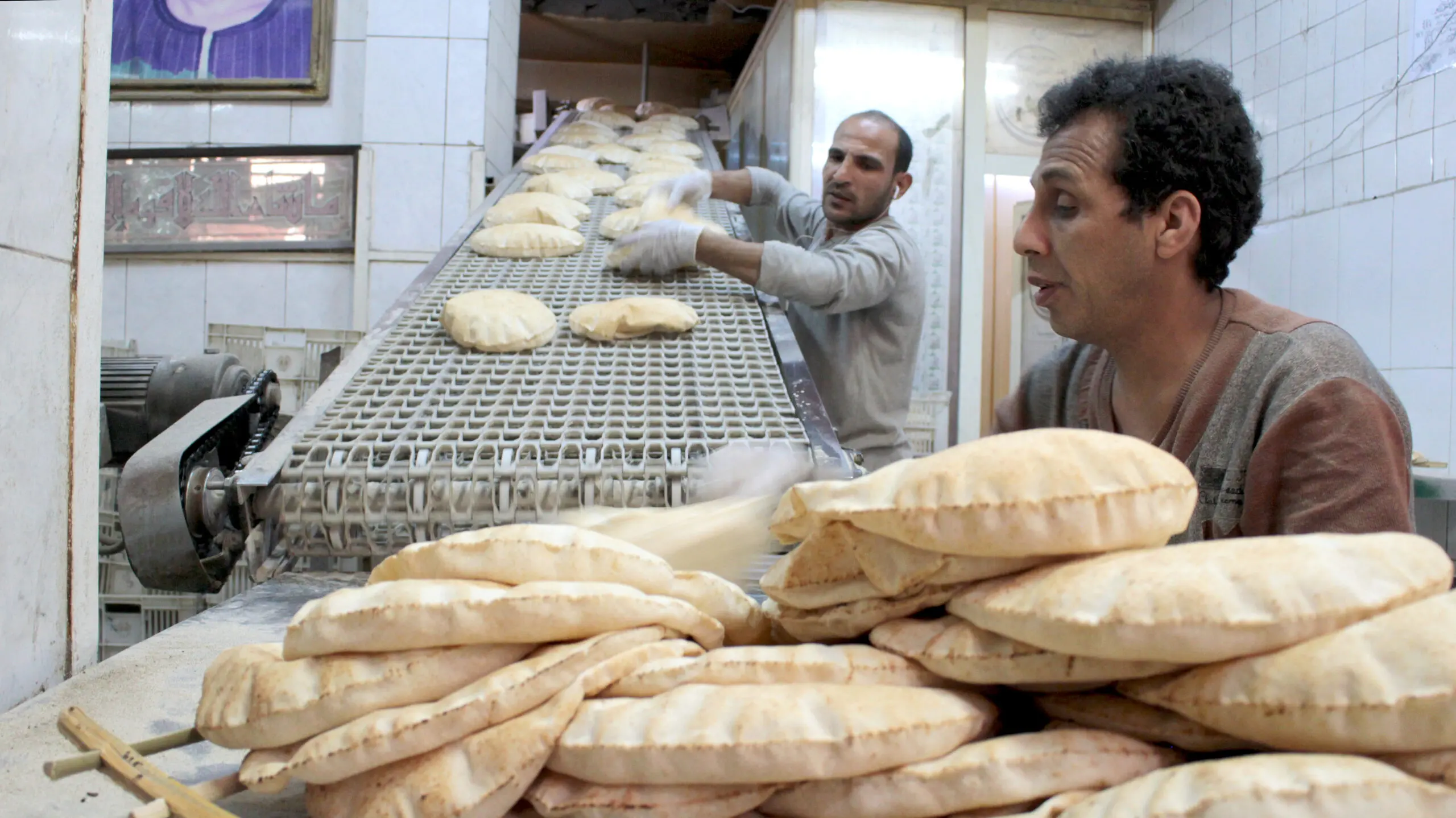 الرئيس السيسي: ندعم رغيف الخبز بـ130 مليار جنيه سنويًا لحماية الأمن الغذائي للمصريين”