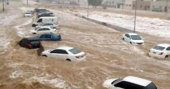 جرحى ومفقودون إثر سيول وانهيار حواجز مائية فى محافظة ذمار باليمن جرحى ومفقودون إثر سيول وانهيار حواجز مائية فى محافظة ذمار باليمن