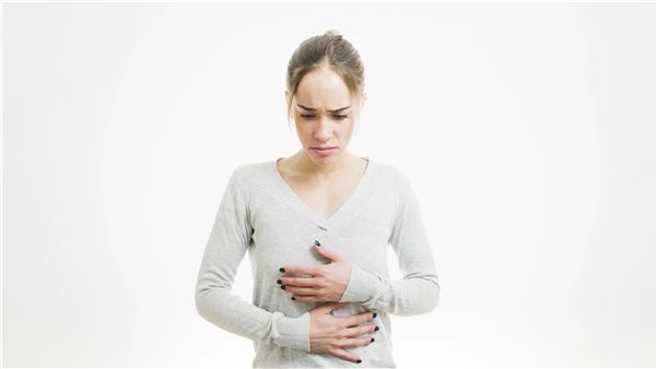 أسباب وأعراض التهاب المريء، وطرق علاجه المختلفة أسباب وأعراض التهاب المريء، وطرق علاجه المختلفة