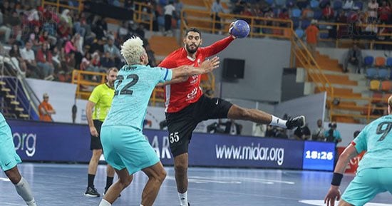الأهلى يخسر أمام برشلونة فى كأس العالم لأندية اليد ويتأهل لنصف النهائى.. صور الأهلى يخسر أمام برشلونة فى كأس العالم لأندية اليد ويتأهل لنصف النهائى.. صور