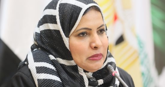د. عزة القصابي بندوة التجريبي: المسرح العربي ظل حائرا بين التيارات العربية والغربية د. عزة القصابي بندوة التجريبي: المسرح العربي ظل حائرا بين التيارات العربية والغربية