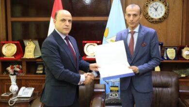 محافظ كفر الشيخ يكرم إدارة الاتصال السياسي لتميزهم في عملهم… صور