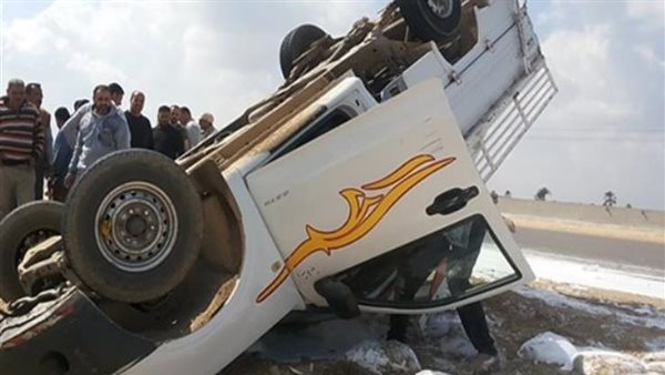 مصرع وإصابة 3 أشخاص فى انقلاب سيارة فى سوهاج مصرع وإصابة 3 أشخاص فى انقلاب سيارة فى سوهاج