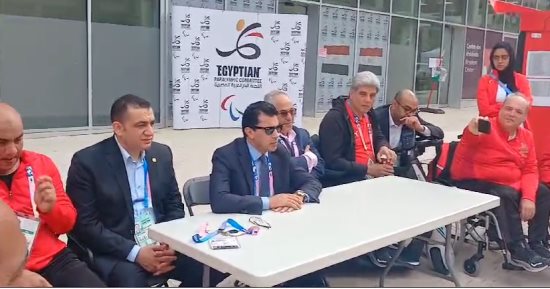 وزير الرياضة يسلم المكافآت لأبطال مصر فى دورة الألعاب البارالمبية وزير الرياضة يسلم المكافآت لأبطال مصر فى دورة الألعاب البارالمبية
