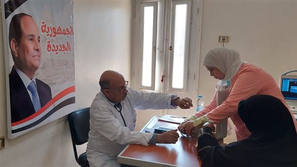 وكيل الصحة بأسيوط يوقع الكشف الطبي على المواطنين ببني محمديات (صور) وكيل الصحة بأسيوط يوقع الكشف الطبي على المواطنين ببني محمديات (صور)