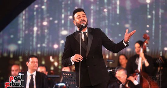 أحمد عفت يمتع جمهور مهرجان الموسيقى العربية بأغانى عبد الحليم حافظ أحمد عفت يمتع جمهور مهرجان الموسيقى العربية بأغانى عبد الحليم حافظ