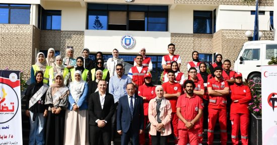جامعة قناة السويس تطلق حملة "RED WEEK" بالتعاون مع الهلال الأحمر المصرى جامعة قناة السويس تطلق حملة "RED WEEK" بالتعاون مع الهلال الأحمر المصرى