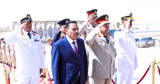ذكرى نصر أكتوبر.. محافظ مطروح يضع الزهور على النصب التذكارى للشهداء.. صور ذكرى نصر أكتوبر.. محافظ مطروح يضع الزهور على النصب التذكارى للشهداء.. صور