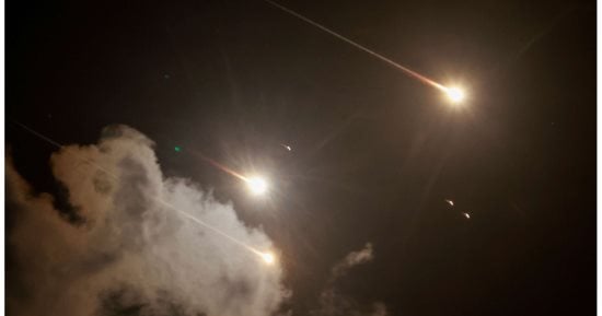 صحيفة أمريكية: بلدان عربية تبلغ واشنطن رفضها استخدام أراضيها أو أجوائها لتنفيذ ضربة ضد إيران صحيفة أمريكية: بلدان عربية تبلغ واشنطن رفضها استخدام أراضيها أو أجوائها لتنفيذ ضربة ضد إيران