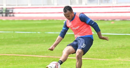 مفاجأة.. عريس السوبر الأفريقى على مقاعد بدلاء الزمالك بالإمارات مفاجأة.. عريس السوبر الأفريقى على مقاعد بدلاء الزمالك بالإمارات