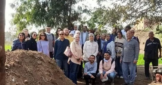 الإقليمية للسياحة بالشرقية زيارة وفد جامعي لقريتي المشهدي وجاويش معقل صناعة الفخار الإقليمية للسياحة بالشرقية زيارة وفد جامعي لقريتي المشهدي وجاويش معقل صناعة الفخار