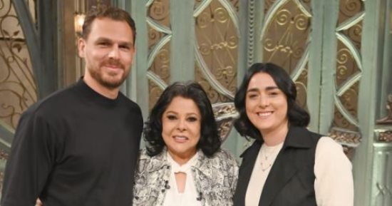الليلة.. لاعبة التنس العالمية أنس جابر ومدربها وزوجها ضيوف "صاحبة السعادة" الليلة.. لاعبة التنس العالمية أنس جابر ومدربها وزوجها ضيوف "صاحبة السعادة"