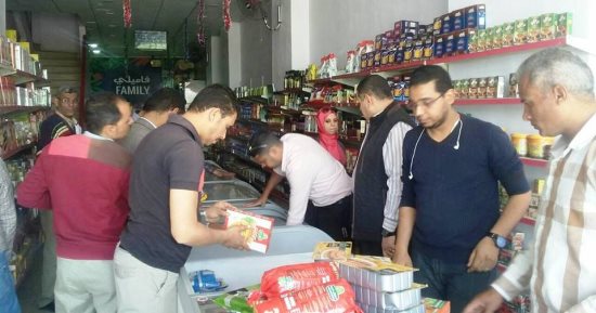 ضبط 3 أطنان فول مجهول المصدر فى حملات تموينية بالبحيرة ضبط 3 أطنان فول مجهول المصدر فى حملات تموينية بالبحيرة