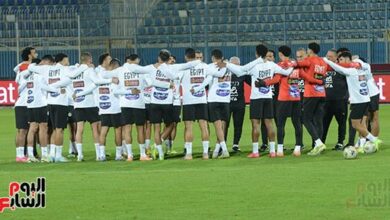 محاضرة لحسام حسن مع لاعبي منتخب مصر في التدريب الأخير استعدادًا لبوتسوانا