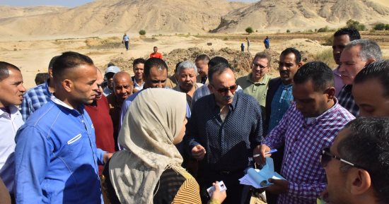 محافظ أسيوط يتفقد أراض للاستصلاح الزراعى بقرية النواورة بمساحة 79 فدانا لتطويرها محافظ أسيوط يتفقد أراض للاستصلاح الزراعى بقرية النواورة بمساحة 79 فدانا لتطويرها