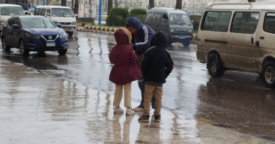 نوة المكنسة تضرب الإسكندرية.. أمطار غزيرة وانخفاض بدرجات الحرارة.. صور نوة المكنسة تضرب الإسكندرية.. أمطار غزيرة وانخفاض بدرجات الحرارة.. صور