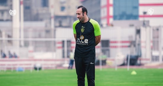 أحمد مجدى يسلم تقريرا مفصلا عن الزمالك بعد انتهاء مهمته أمام المصري أحمد مجدى يسلم تقريرا مفصلا عن الزمالك بعد انتهاء مهمته أمام المصري