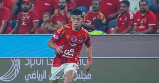 خروج خالد عبد الفتاح ونزول إمام عاشور فى مباراة الأهلى وبلوزداد خروج خالد عبد الفتاح ونزول إمام عاشور فى مباراة الأهلى وبلوزداد