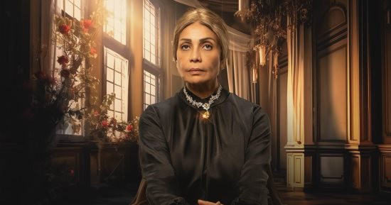 سوسن بدر فى "أم الدنيا" تروى أهمية الفناء الواسع أمام هرم زوسر