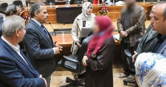 محافظ الشرقية يُقرر صرف مساعدات فورية وفرص عمل للأسر الأولى بالرعاية محافظ الشرقية يُقرر صرف مساعدات فورية وفرص عمل للأسر الأولى بالرعاية