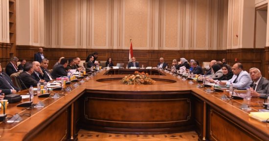محافظة البحيرة: رئيس الوزراء وجه بسرعة إنهاء نزع الملكية لصرف التعويضات بمحور "المحموديه" محافظة البحيرة: رئيس الوزراء وجه بسرعة إنهاء نزع الملكية لصرف التعويضات بمحور "المحموديه"