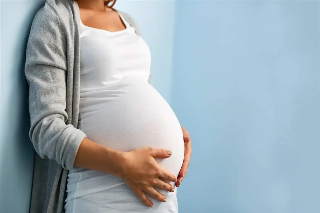 أضرار انخفاض مستويات فيتامين د على الحمل والجنين.. ونصائح لزيادة مستوياته