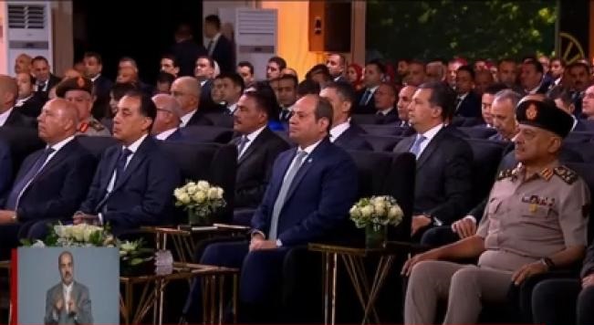 الرئيس السيسي يدعو إلى تطبيق نموذج العاصمة الإدارية الجديدة في كل المحافظات الرئيس السيسي يدعو إلى تطبيق نموذج العاصمة الإدارية الجديدة في كل المحافظات
