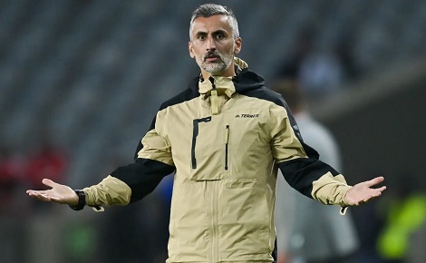 ريفيرو يصل القاهرة للتوقيع على عقد تدريب الأهلي ريفيرو يصل القاهرة للتوقيع على عقد تدريب الأهلي
