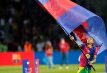 صحيفة.. رافينيا يوقّع مع برشلونة حتى عام 2028