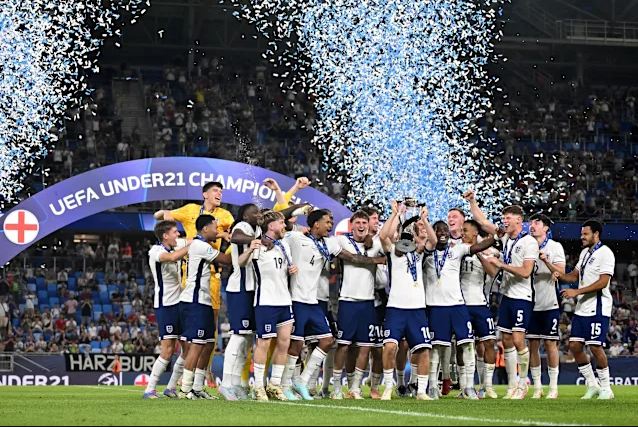  إنجلترا تهزم ألمانيا وتتوج بلقب كأس أمم أوروبا للشباب للمرة الثانية تواليا