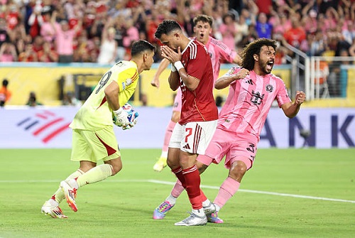 طاقم حكام تشيلي يدير مباراة إنتر ميامي وبورتو بمونديال الأندية طاقم حكام تشيلي يدير مباراة إنتر ميامي وبورتو بمونديال الأندية
