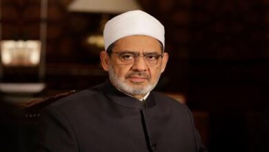 الإمام الأكبر يعزي أسرة البطل خالد محمد شوقي: ضرب أروع الأمثلة في التضحية
