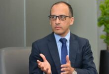 الحكومة: تخفيف إمدادات الغاز عن المصانع إجراء مؤقت.. ونحرص على عدم تخفيف أحمال الكهرباء