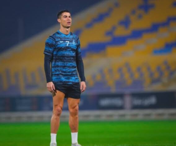 تعليق رونالدو على تجديد عقده مع النصر تعليق رونالدو على تجديد عقده مع النصر