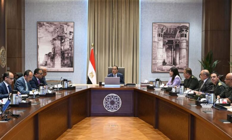 رئيس الوزراء يتابع إجراءات ترشيد استهلاك الكهرباء في الحي الحكومي بالعاصمة الإدارية الجديدة رئيس الوزراء يتابع إجراءات ترشيد استهلاك الكهرباء في الحي الحكومي بالعاصمة الإدارية الجديدة