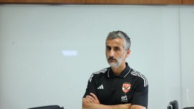 ريبيرو يعقد محاضرة جديدة مع لاعبي الأهلي استعدادا لمواجهة إنتر ميامي