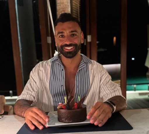 محمد صلاح يوجه رسالة للجماهير في عيد ميلاده الـ33 محمد صلاح يوجه رسالة للجماهير في عيد ميلاده الـ33