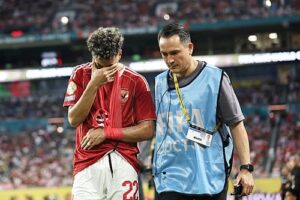 راحة سلبية لإمام عاشور بعد جراحة الترقوة