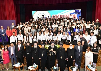 البابا تواضروس يشهد حفل تخرّج طلاب الإعدادية بالمدرسة المرقسية في الإسكندرية