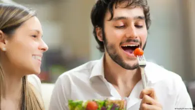 أسرار انجذاب المرأة للرجل الصامت .. تفاصيل مثيرة