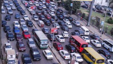 مقارنة شاملة بين السيارات الكهربائية والبنزين: أيهما يناسبك في 2025؟