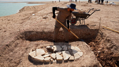 العراق: العثور على 40 تابوتا أثريا بعد انخفاض منسوب مياه أكبر سدّ في البلاد