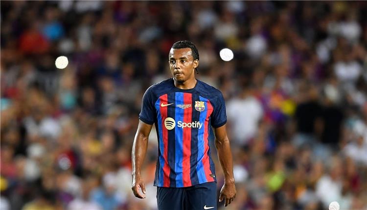 برشلونة يتحرك لتجديد عقد كوندي