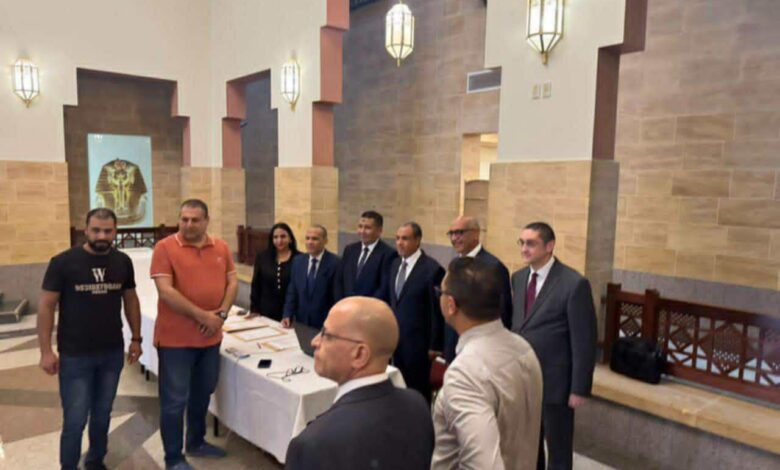 وزير الخارجية يتفقد مقر القنصلية العامة المصرية في جدة وزير الخارجية يتفقد مقر القنصلية العامة المصرية في جدة
