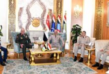 وزير الدفاع ورئيس الأركان يبحثان مع نظيرهما الأردني التعاون العسكري والمستجدات الإقليمية