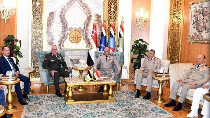 وزير الدفاع ورئيس الأركان يبحثان مع نظيرهما الأردني التعاون العسكري والمستجدات الإقليمية وزير الدفاع ورئيس الأركان يبحثان مع نظيرهما الأردني التعاون العسكري والمستجدات الإقليمية