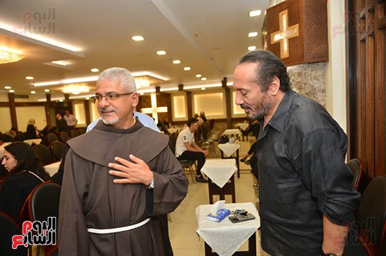 على الحجارة وبيتر دانيال على الحجارة وبيتر دانيال